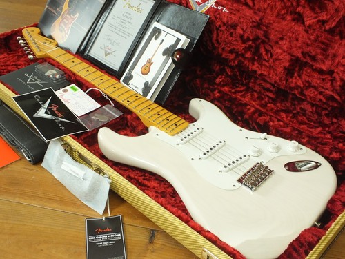 Fender stratocaster - **,